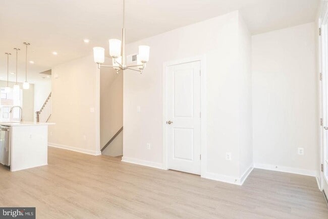 Building Photo - 5610 Alpha Rdg Ave