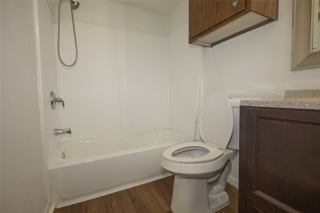 Building Photo - 8100 Cambridge St