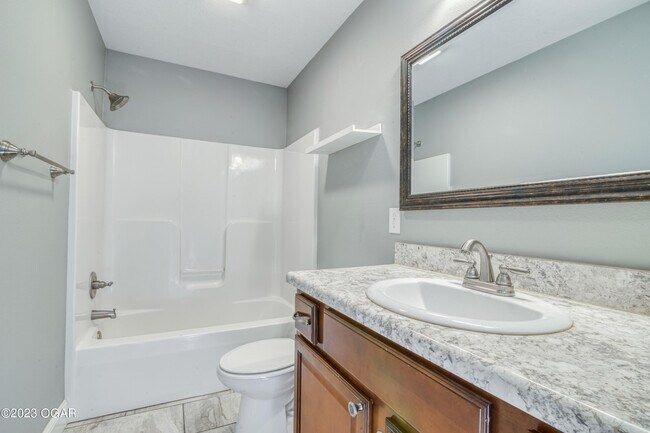 Building Photo - 2225 S Porter Ave