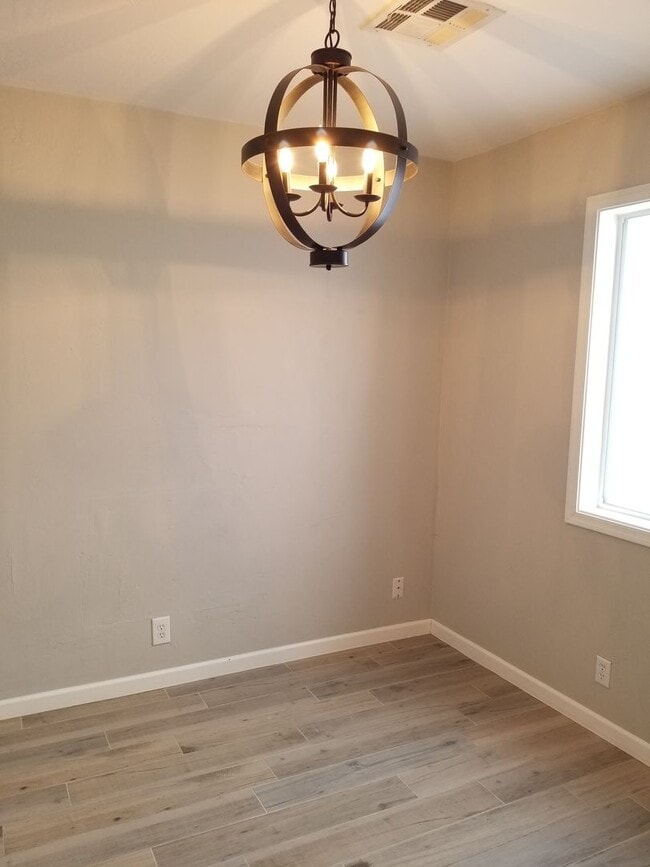 Building Photo - #1023-Maker-Clark