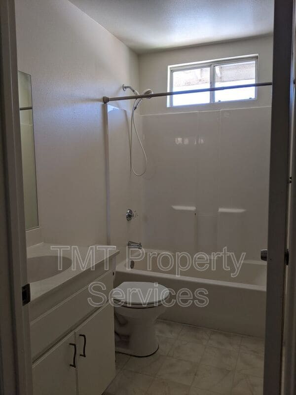 Building Photo - 2537 Brunswick Dr