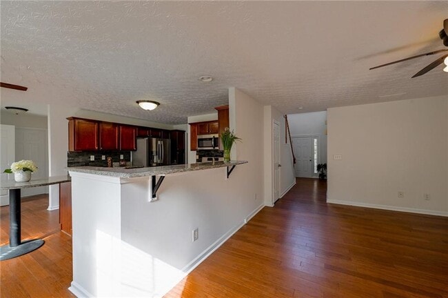 Building Photo - 3998 Oak Crossing Dr NE