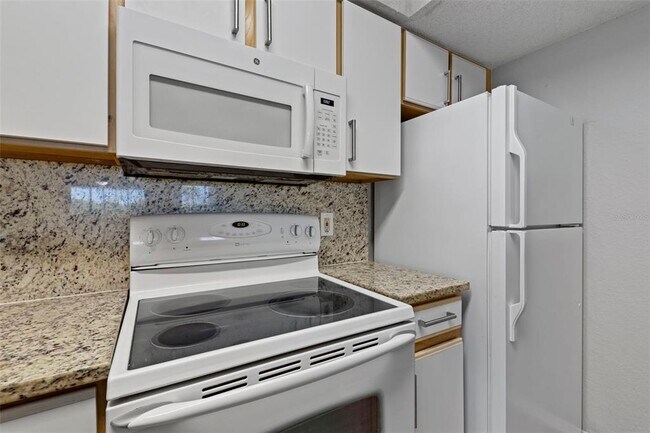 Building Photo - 2212 Grand Cayman Ct