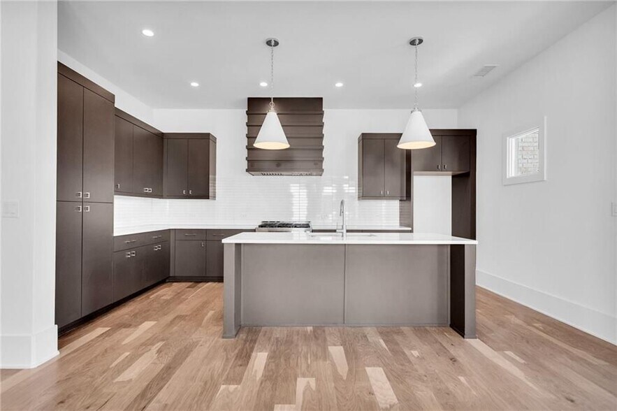 Building Photo - 10965 Serenbe Ln