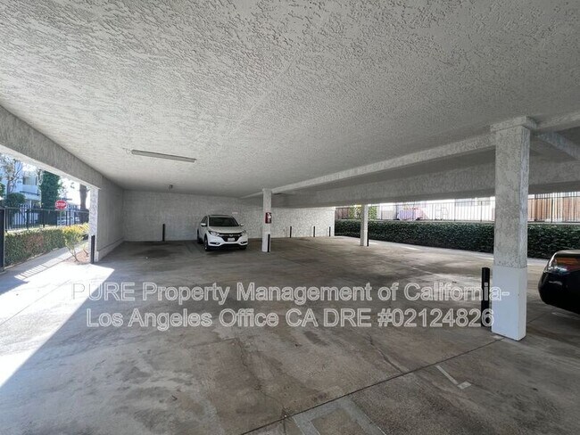 Building Photo - 11905 Avon Way