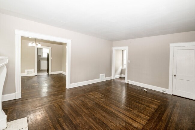 Building Photo - 1537 Burdette Ct