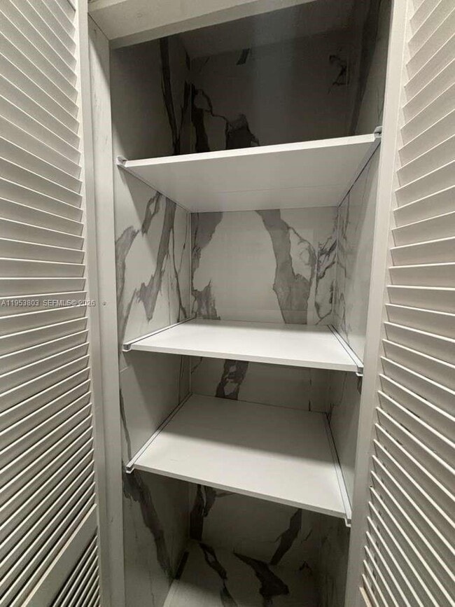 Building Photo - 2733 NE 3rd Ct