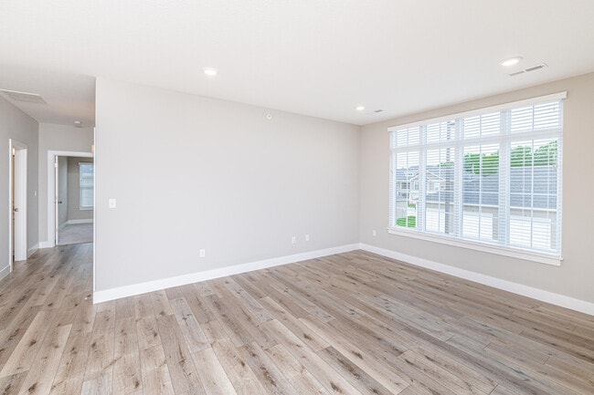 Building Photo - 32 Blue Ridge Rd