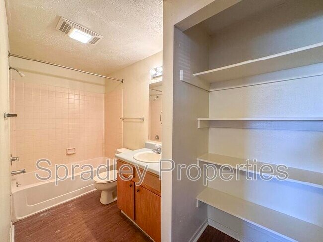 Building Photo - 608 John Paul Jones Dr