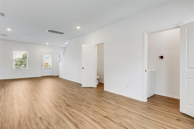 Building Photo - 1545 Cobblecrest Ln