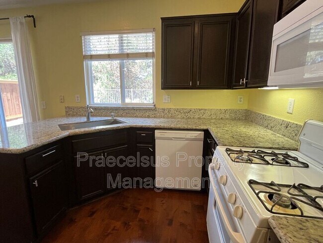 Building Photo - 2541 Garnet Peak Rd