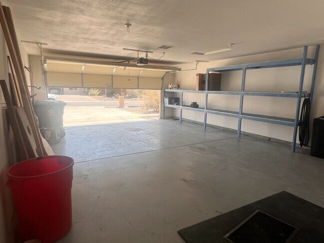 Building Photo - Lake views, lake views, lake views! Longte...