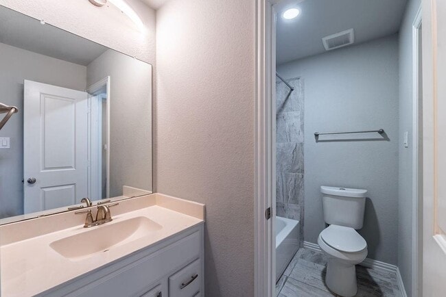 Building Photo - 815 Sunbeam Creek Ct