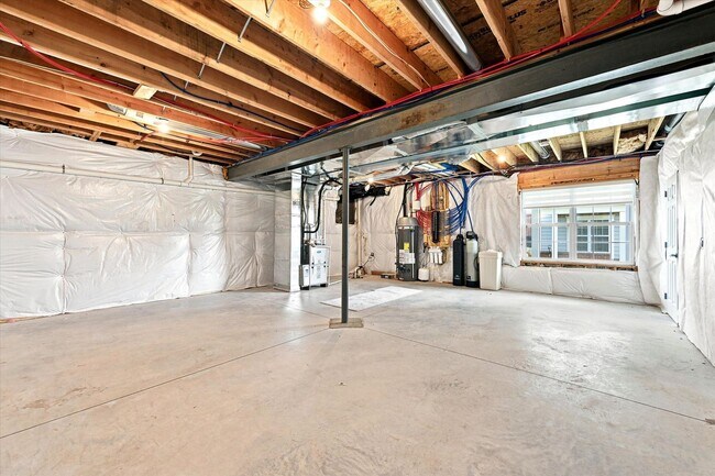Building Photo - 160 Shilling Ave