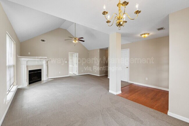 Building Photo - 313 Elbrus Way