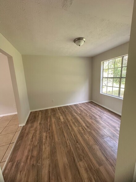 Building Photo - 1534 Shenta Oak Dr