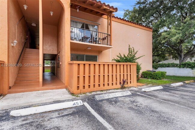 Building Photo - 7100 Fairway Dr