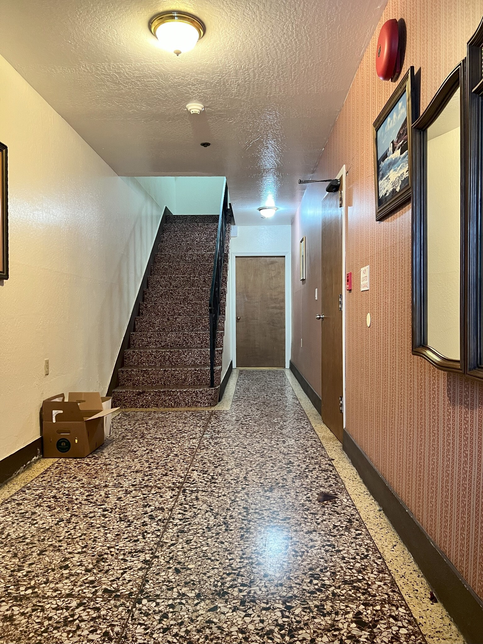 Building Photo - 548 26th Ave