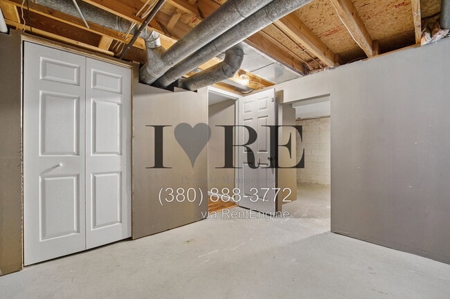 Building Photo - 8376 Covered Wagon Ct