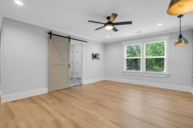 Building Photo - 108 Averill St