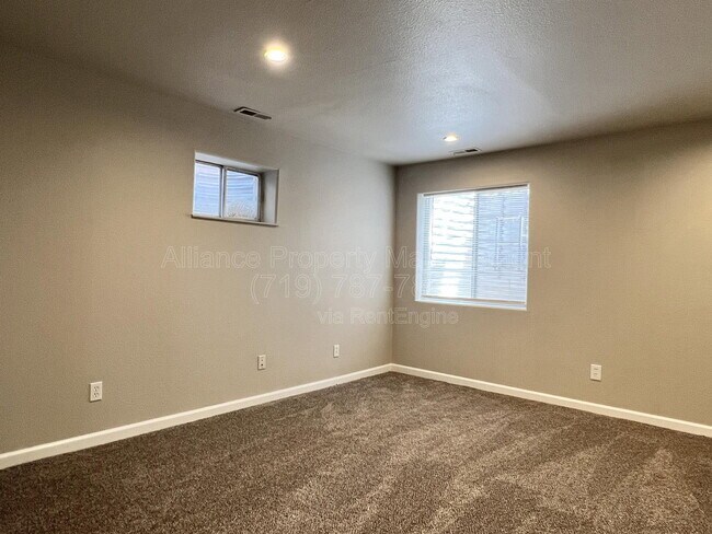 Building Photo - 5851 Granby Hill Dr
