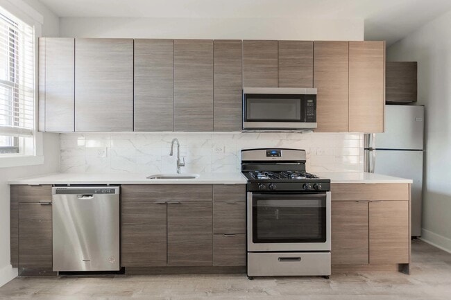 Building Photo - 6143 S Dorchester Ave