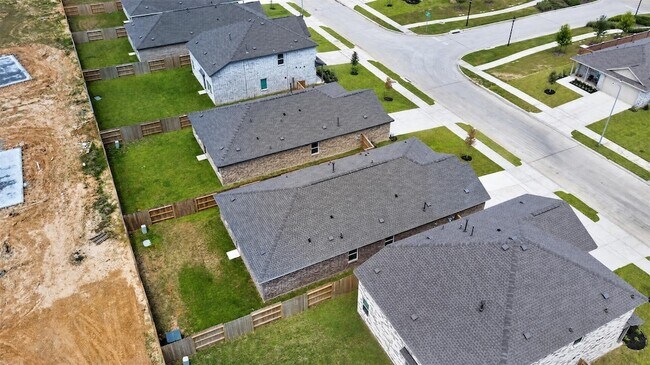 Building Photo - 3008 Calhoun Fls Dr