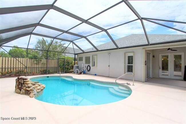 Building Photo - 1648 Kestrel Ct