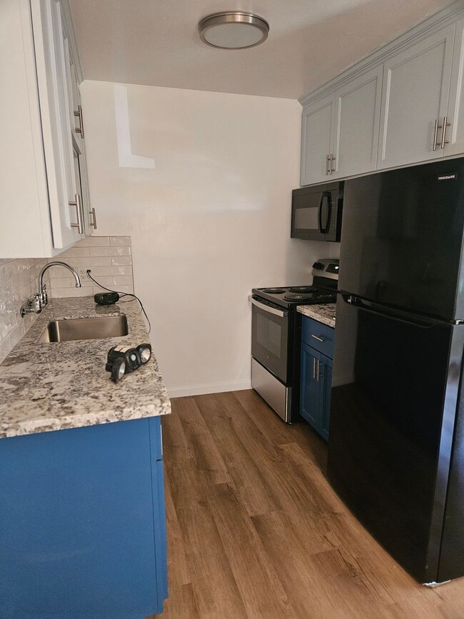 Building Photo - ?Charming 2-bedroom, 1-bathroom duplex ?in Sacramento