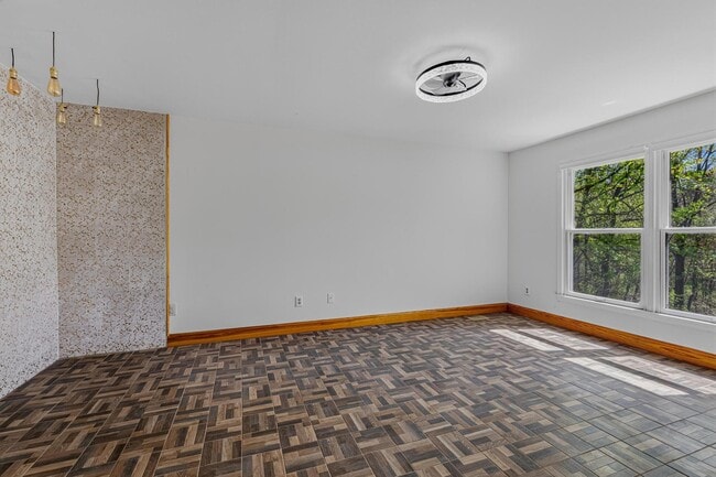 Building Photo - 1646 Stowe Rd