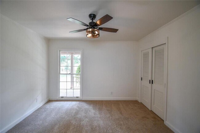 Building Photo - 17040 Birmingham Rd