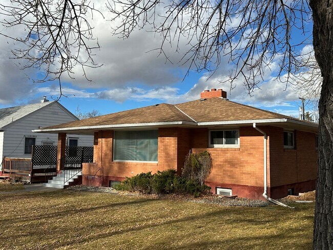 Primary Photo - 3521 2nd Ave N