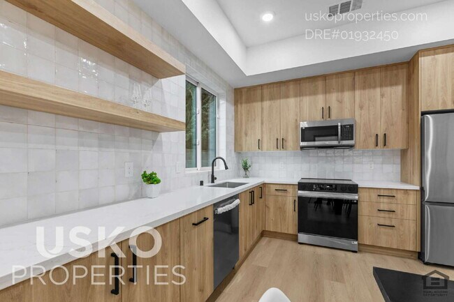 Building Photo - 2817 Democracy Alley