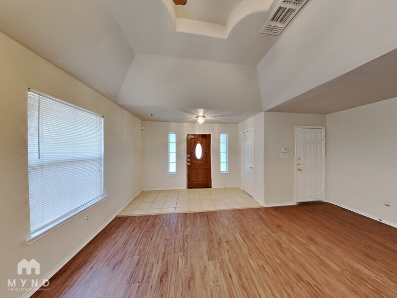 Building Photo - 6539 Estes Flats