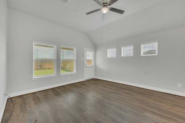 Building Photo - 22642 Rosebush Hl Rd