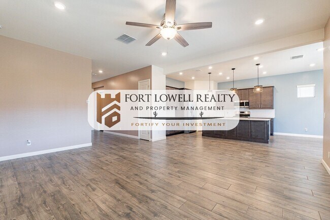 Building Photo - 3 Bedroom, 2 Bath Home near South Mountain!!