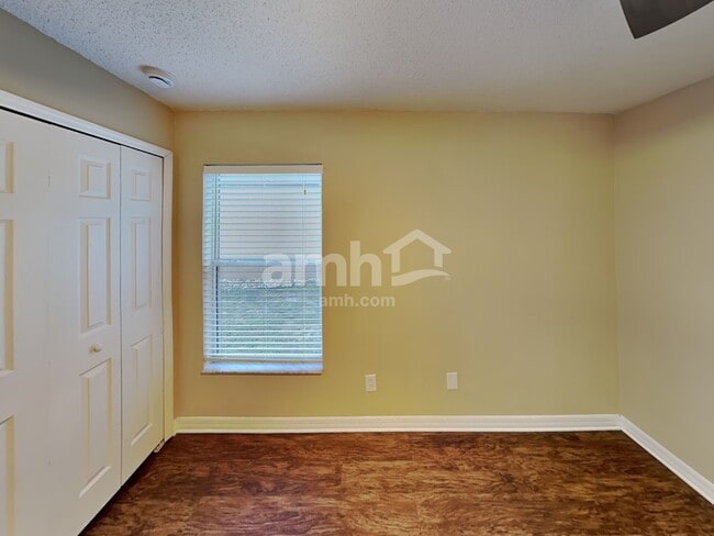 Building Photo - 1072 Bluegrass Dr