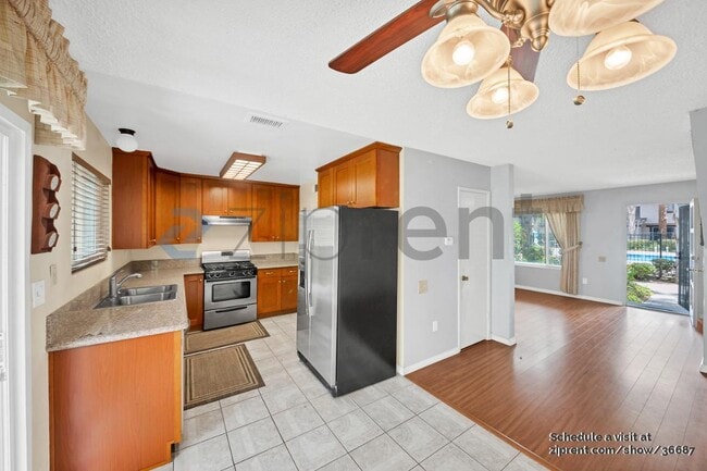 Building Photo - 7552 Corbin Ave