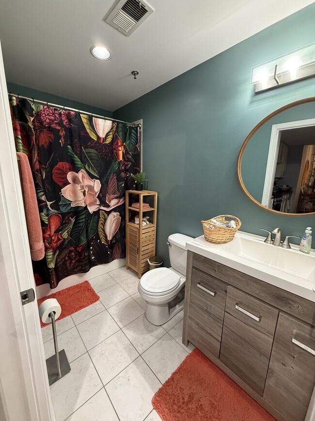 Building Photo - 3450 S Halsted St