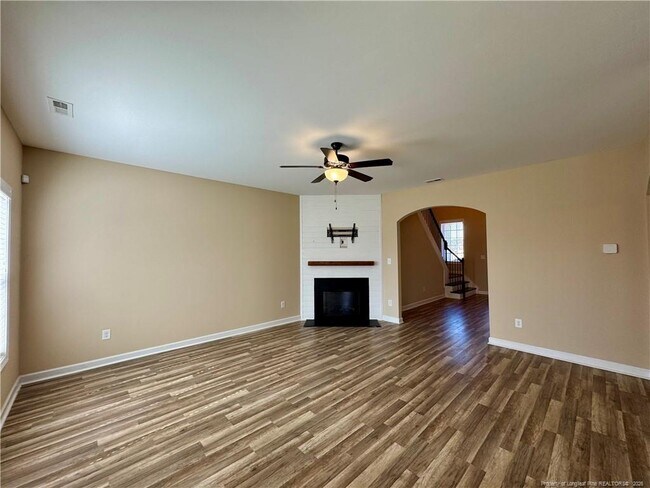 Building Photo - 119 Wedgefield Dr