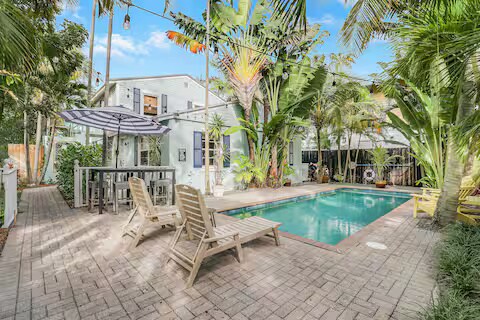 Building Photo - 713 Penn St