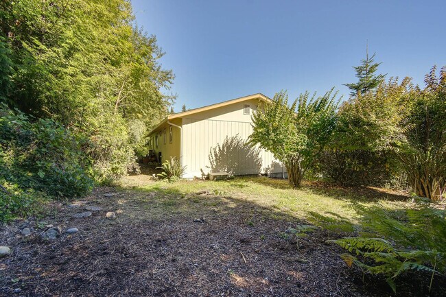 Building Photo - 131 N Mardell Ave