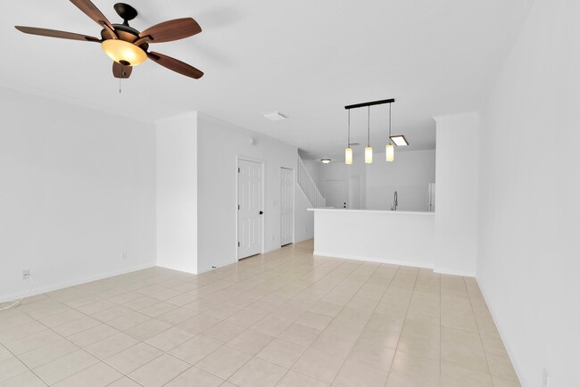 Building Photo - 9700 Porta Leona Ln