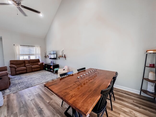 Building Photo - 6454 Self Creek Rd