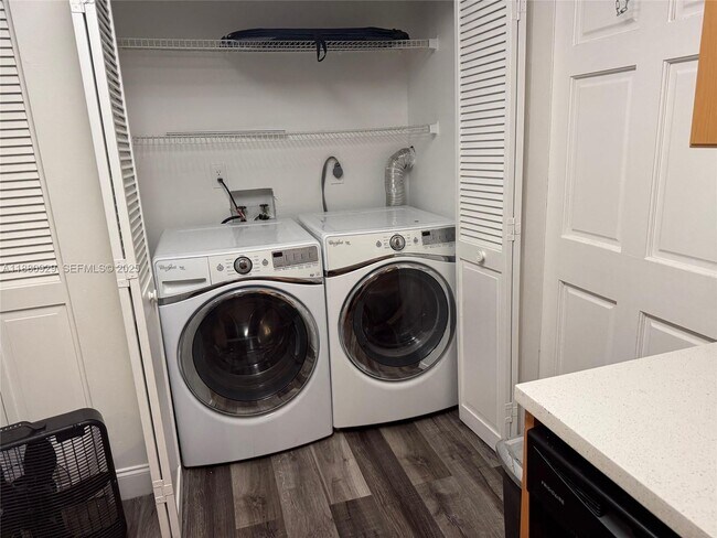 Building Photo - 2452 Madison St