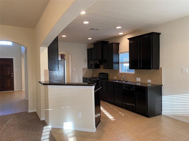 Building Photo - 24615 Forest Canopy Dr