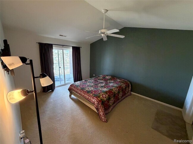 Building Photo - 16751 Carriage Wy