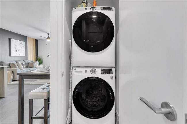 Building Photo - 5100 W Park Ave