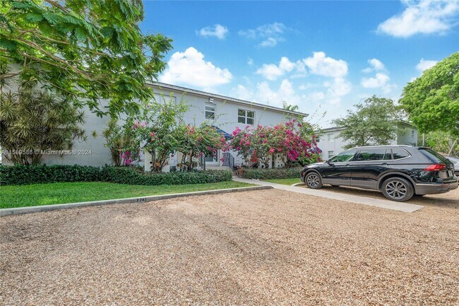 Building Photo - 7741 SW 55th Ave