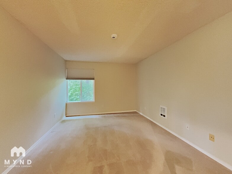 Building Photo - 13717 Linden Ave N